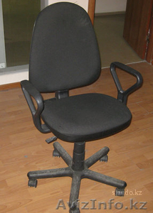 Продаётся кресло компьютерное #2154