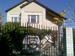 продам 3-х этажный кирпичный дом #10078