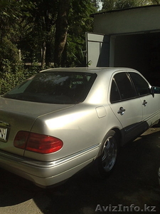 Мерседес-Бенз Е200  #48767