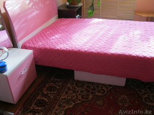 кровать, сундук ,  трехстворчатый шкаф #106376