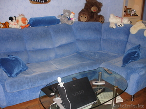 мягкий угловой диван +стеклянный столик #145717