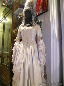 Коллекция исторических костюмов #137631