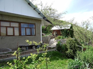 продам дачу в аксайском ущелье c хорошим домом и плодоносящим садом #264161