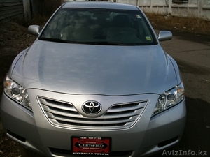 Прокат свадебного автомобиля Toyota Camry 40(Серебристый металлик)  #254685