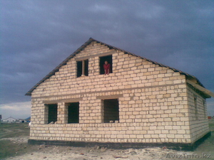 Не достроенный мансардный дом в г.Атырау,  мкр Балауса #305687