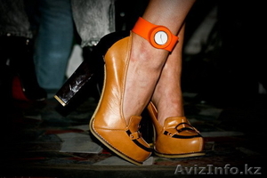 продам оптом и в розницу дизайнерские часы slap on модный аксессуар 2011 года. #312695