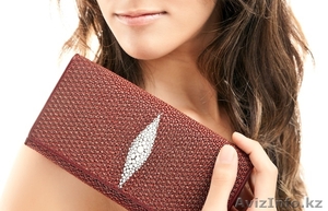 Изделия из экзотической кожи оптом #321348