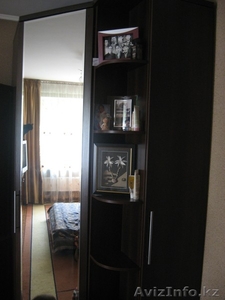 Угловой шкаф,  почти новый,  покупайте!! не пожалеете #416551