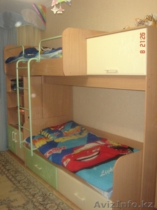 продам 2-х ярусную кровать Маугли пр Россия с матрасами  #494839