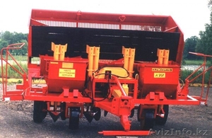 Продам картофелесажалку полунавесную,  четырехрядную л-207 #540160