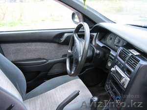 Toyota Carina E 1.6 #527590