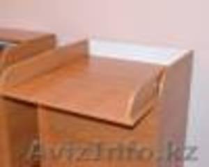 Продам. Удобный,  практичный пеленальный-комод из ЛДСП #601585