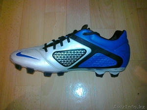 Продам футбольные бутсы #612202