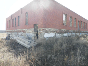   Продам ресторан(готовность 50%) и к нему пристроенные 3      бани полностью до #619220