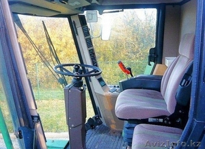 Зерноуборочный комбайн John Deere 2258 #650260