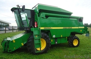 Зерноуборочный комбайн  John Deere 2266E #650278