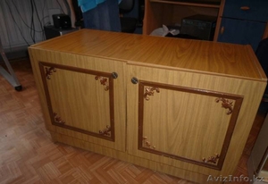 тумбочку для телевизора, б/у, 1-000т #309171