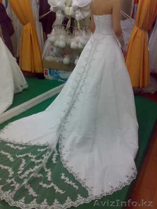 Срочно продам шикарное свадебное платье со шлейфом #675620