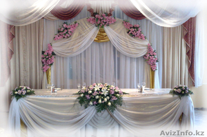 Оформление живыми и искусственными цветами в Алматы. Центр праздников 
