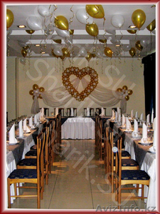 Свадебное сердце из шаров,  украшения бутылок шампанского для молодоженов #653276