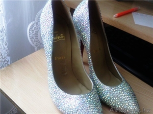 Туфли Лабутьен в стразах 40 размера #722456