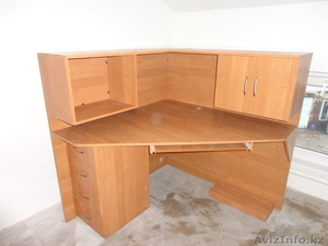 Угловой компьютерный стол #704250