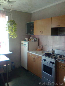 2-х комнатная,  S - 50 кв.м.,  кухня - S - 9 кв.м.,  м-н 