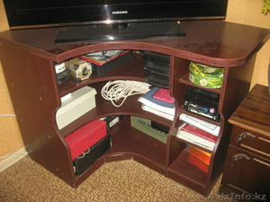 Срочно продам стенку,  TV стол с полками и журнальный столик #740607