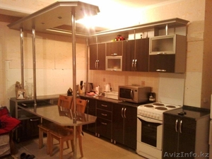 Кухонный гарнитур в современном стиле #770217