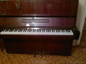 пианино беларусь коричнегого цвета #799199