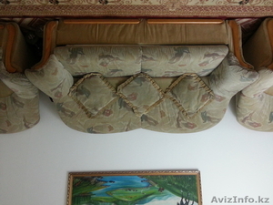 Диван раскладывающийся и два кресла #821291