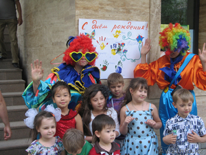 клоуны на русском и казахском языках недорого #824412