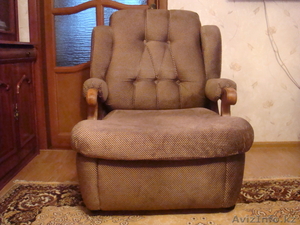 Продам мягкую мебель,  журнальный столик,  телевизор. В отл. состоянии #843543