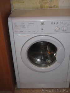 Стиральная машина indesit (белого цвета) #897518