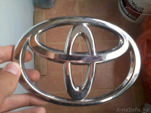 Продам значок Toyta #912934