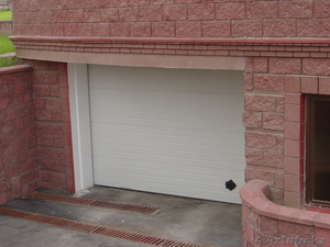 Секционные гаражные ворота #923785