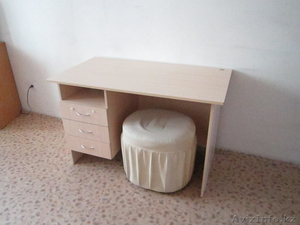 срочно продам письменный стол #945268