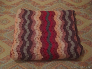 Вязаный плед ручной работы #943427