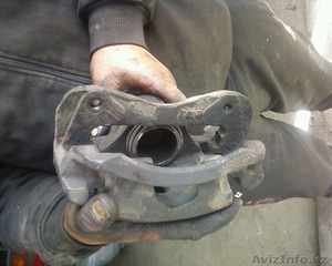 суппорт Мицубиси Спейс Вагон  #952325