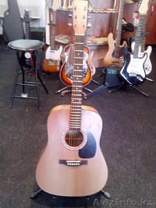 Гитара с цельной декой! #959608