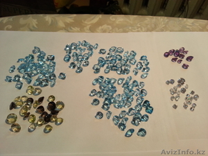 Продам голубой топаз,  аметисты и фиониты #979159