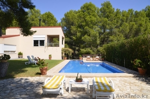 ШАЛЕ В lAMETLLA DE MAR, TARRAGONA,  КАТАЛОНИЯ ,  ИСПАНИЯ. #972786