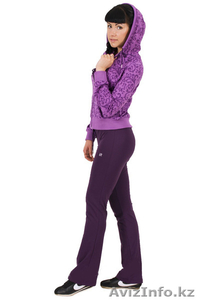 Женский спортивный костюм 