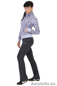 Женский спортивный костюм 