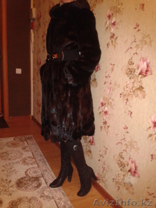 Продам норковую шубу,  длинную,  черную #998527