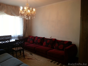 мягкая мебель диван с подушками. #986175