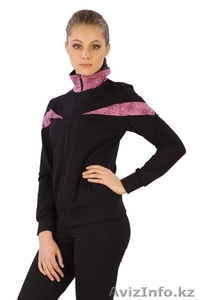 Женский спортивный костюм 