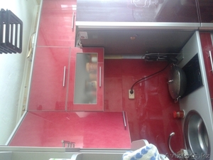 Акриловый угловой кух гарнитур цвета бордо для мал кухни с/п новый в связс  #1029787