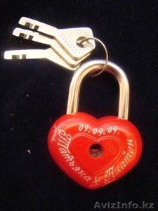 Замок влюбленных-свадебный в виде сердец #1024706