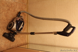 Продаётся пылесос LG в отличном состоянии (использовался 1 год). С контейнером д #1023151